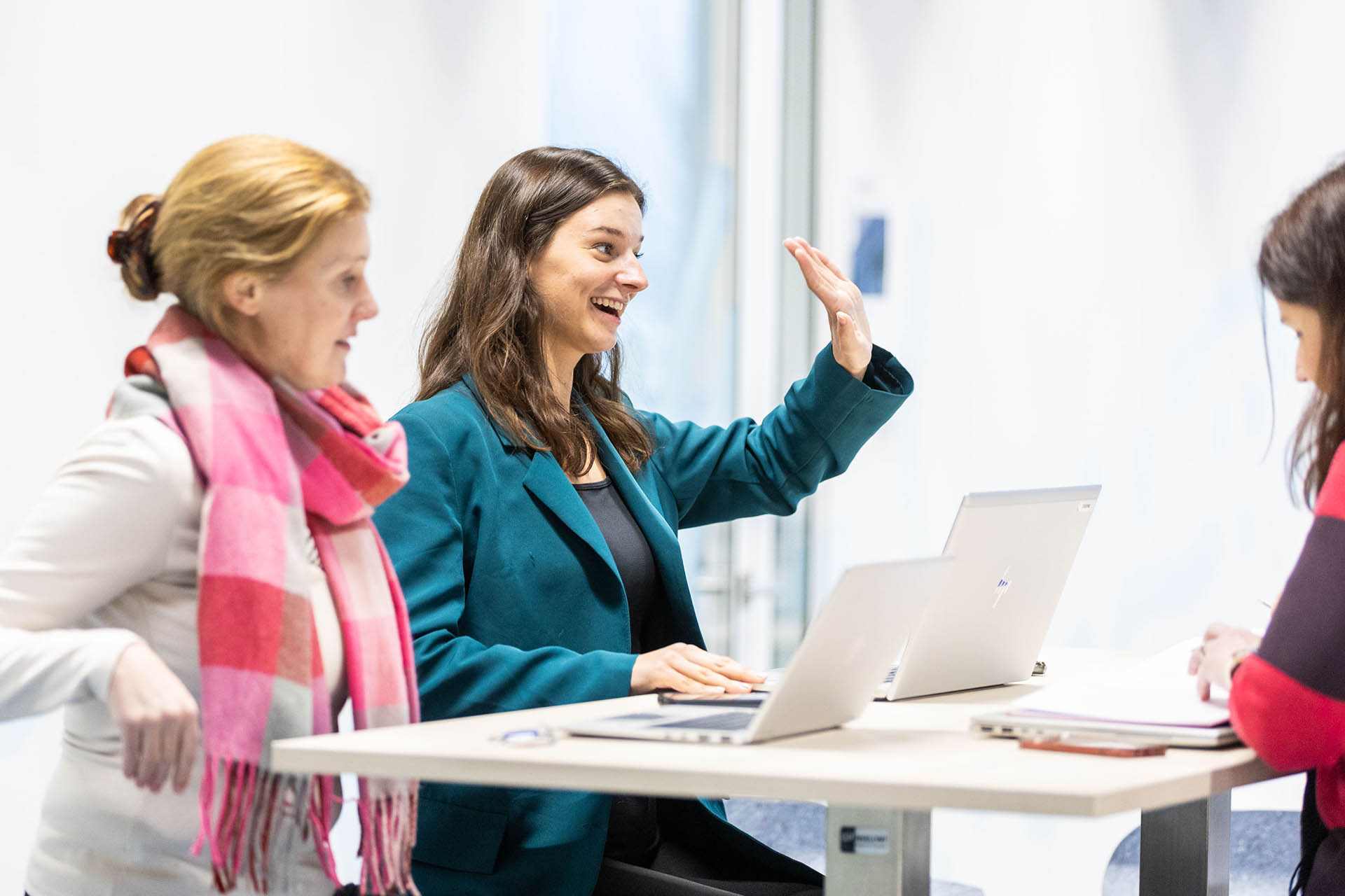 Female employee at Winclove Probiotics welcomes colleague